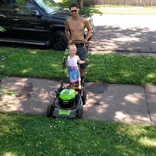 lovely lawn care Logo
